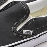 TENIS VANS VN000EYECHR UNI CLASSIC SLIP-ON