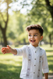GUAYABERA KRACTO LENS GUAYABERA ML CUELLO MAO NIÑO